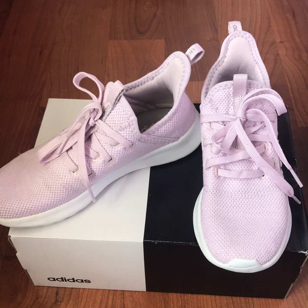 Adidas cloudfoam 4 ,color lilac,gray and white